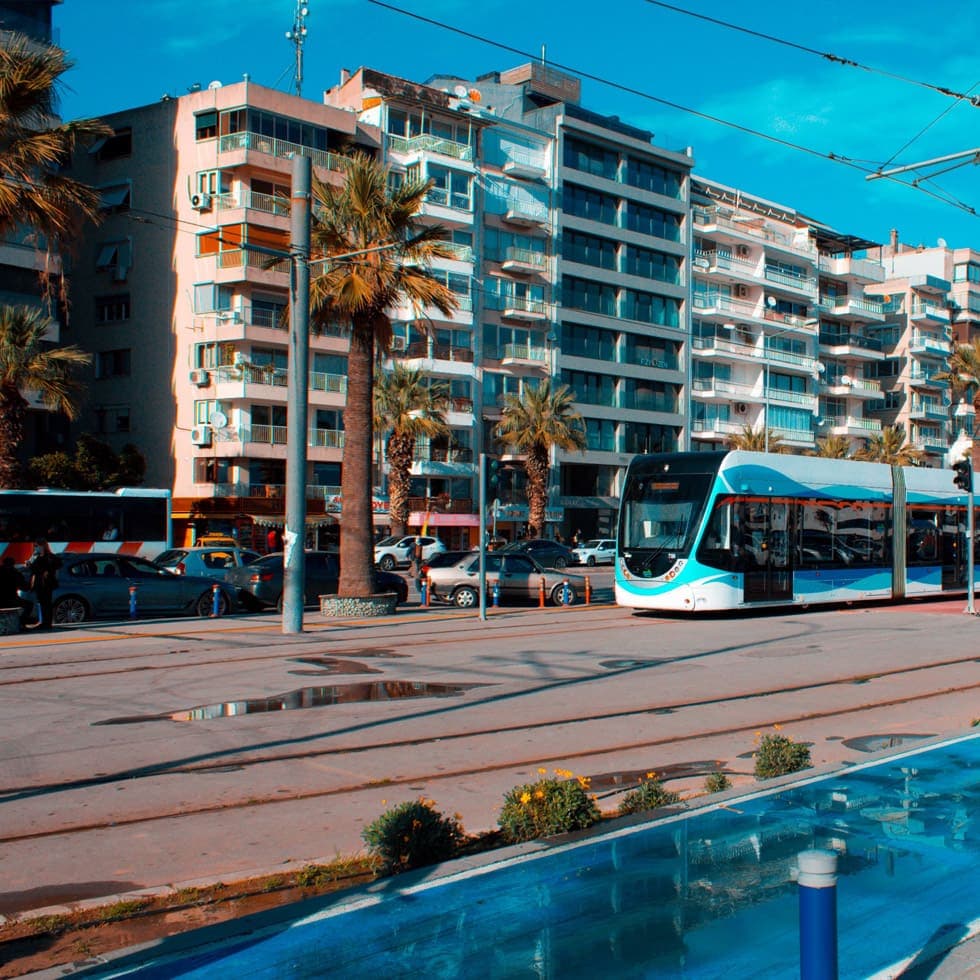 İzmir Adnan Menderes Airport Havalimanı Karşıyaka Transfer